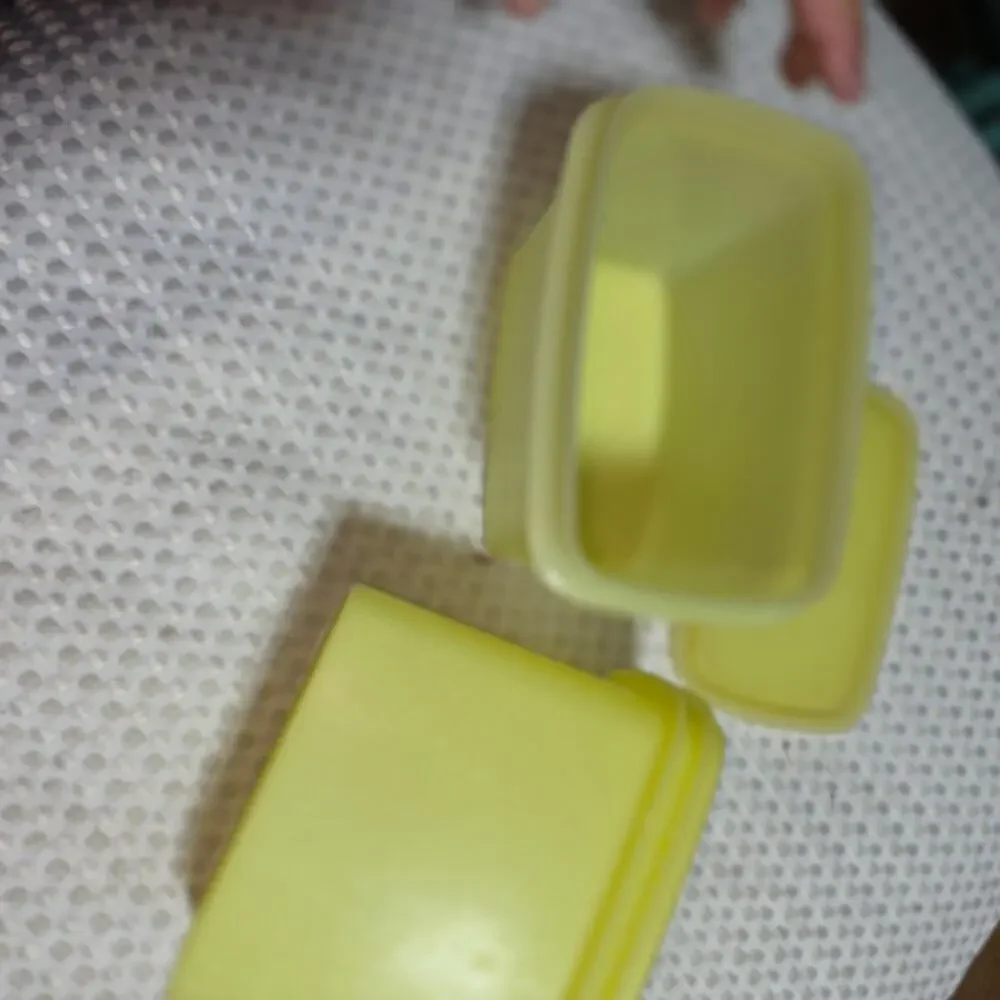 VINTAGE TUPPERWARE YELLOW SHELF SAVERS SET OF 2